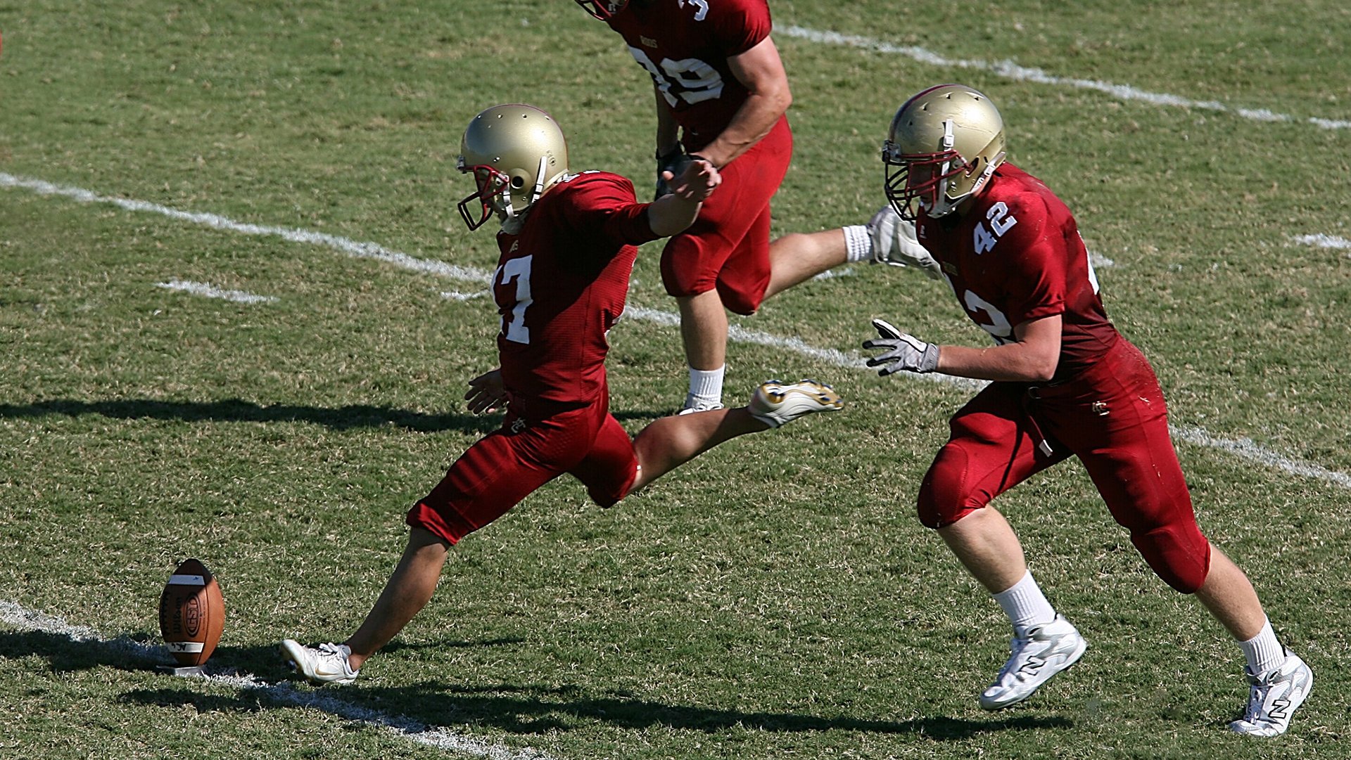 乔治狂砍30分,湖人季前赛轻取四川金强